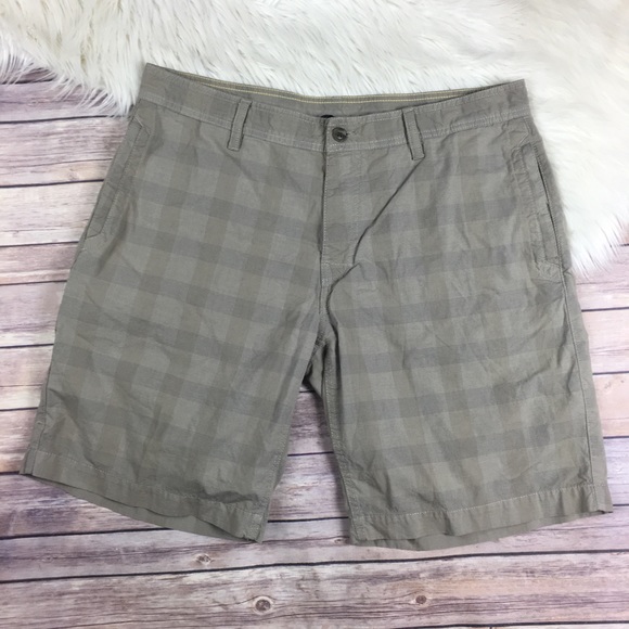 The North Face Other - The north face men’s size 38 casual shorts plaid